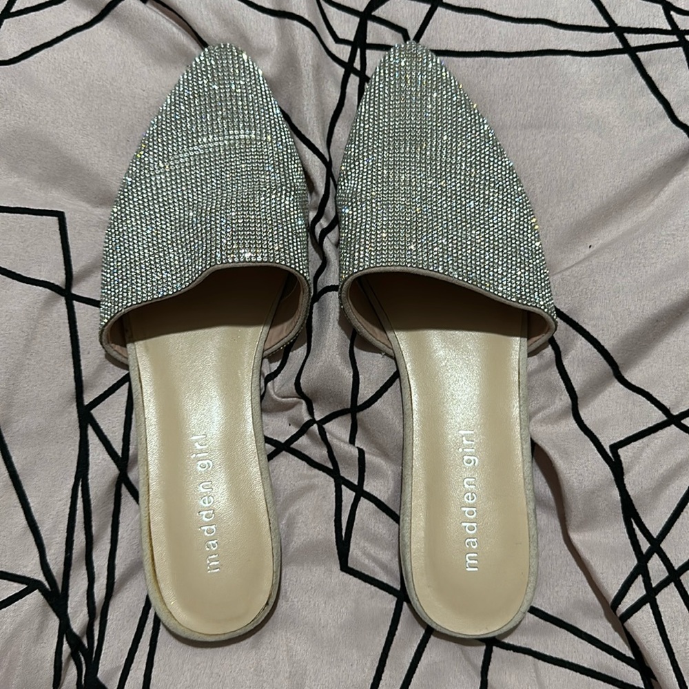 Madden girl Tania-R slides size 8m